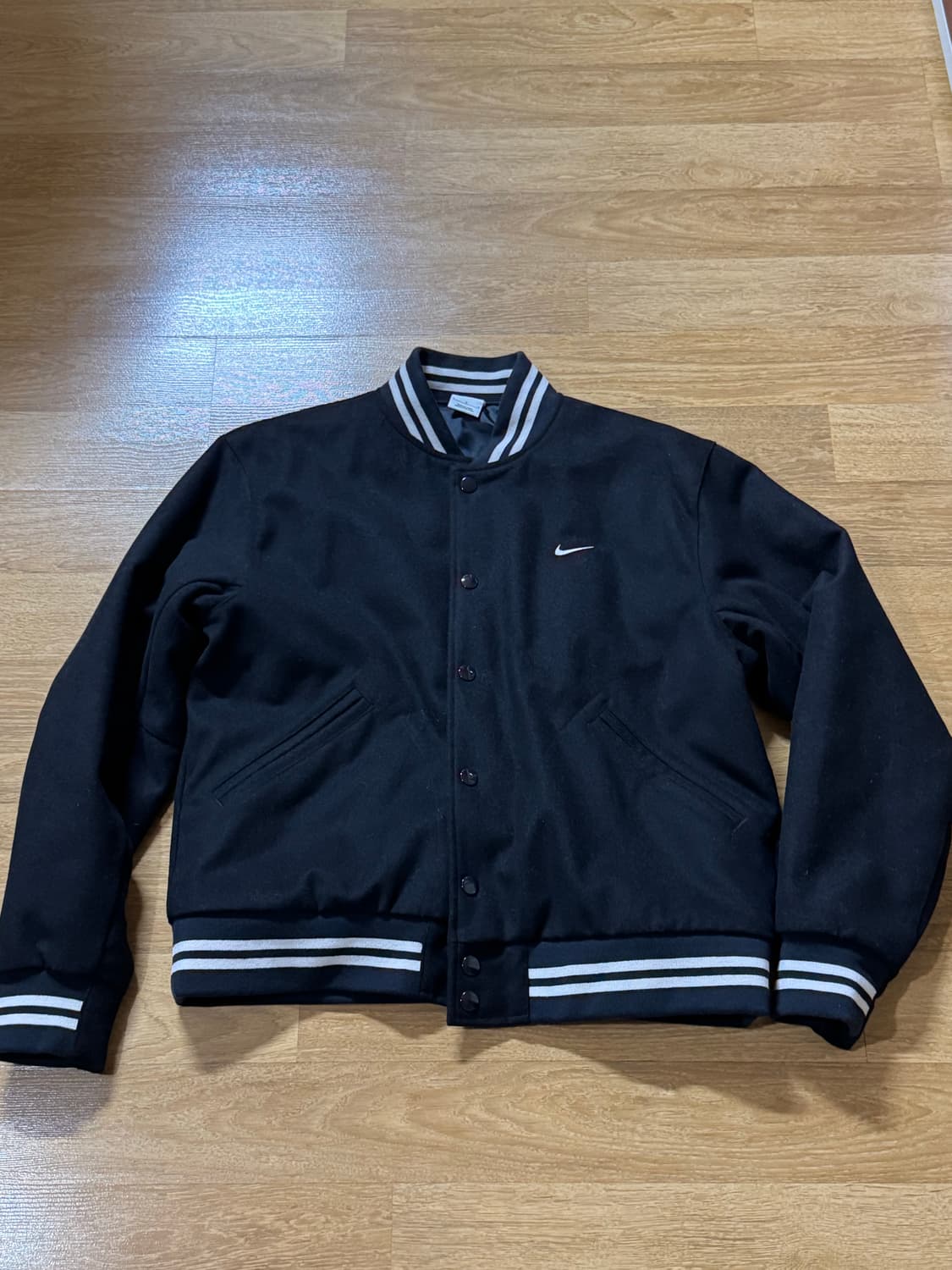 [L] 나이키 NSW 어센틱 바시티 자켓 블랙 - 아시아 상품이미지2