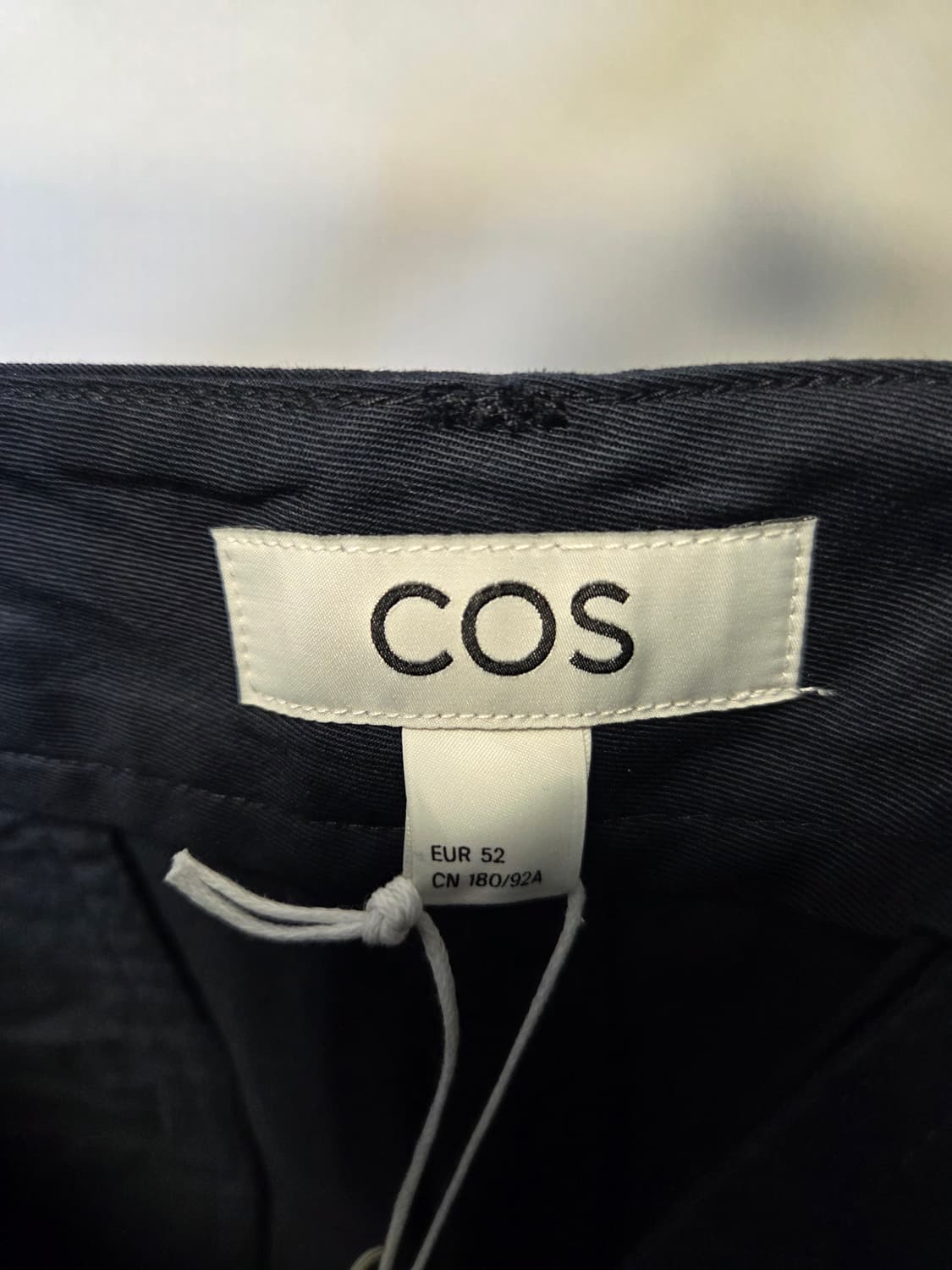 (새상품) 코스 COS 남성 네이비 반바지 52 상품이미지3