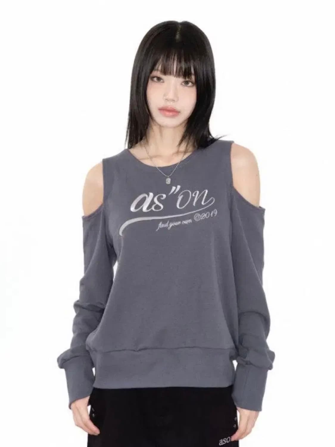 애즈온 KATE HOLE SWEATSHIRT CHARCOAL 맨투맨 상품이미지1