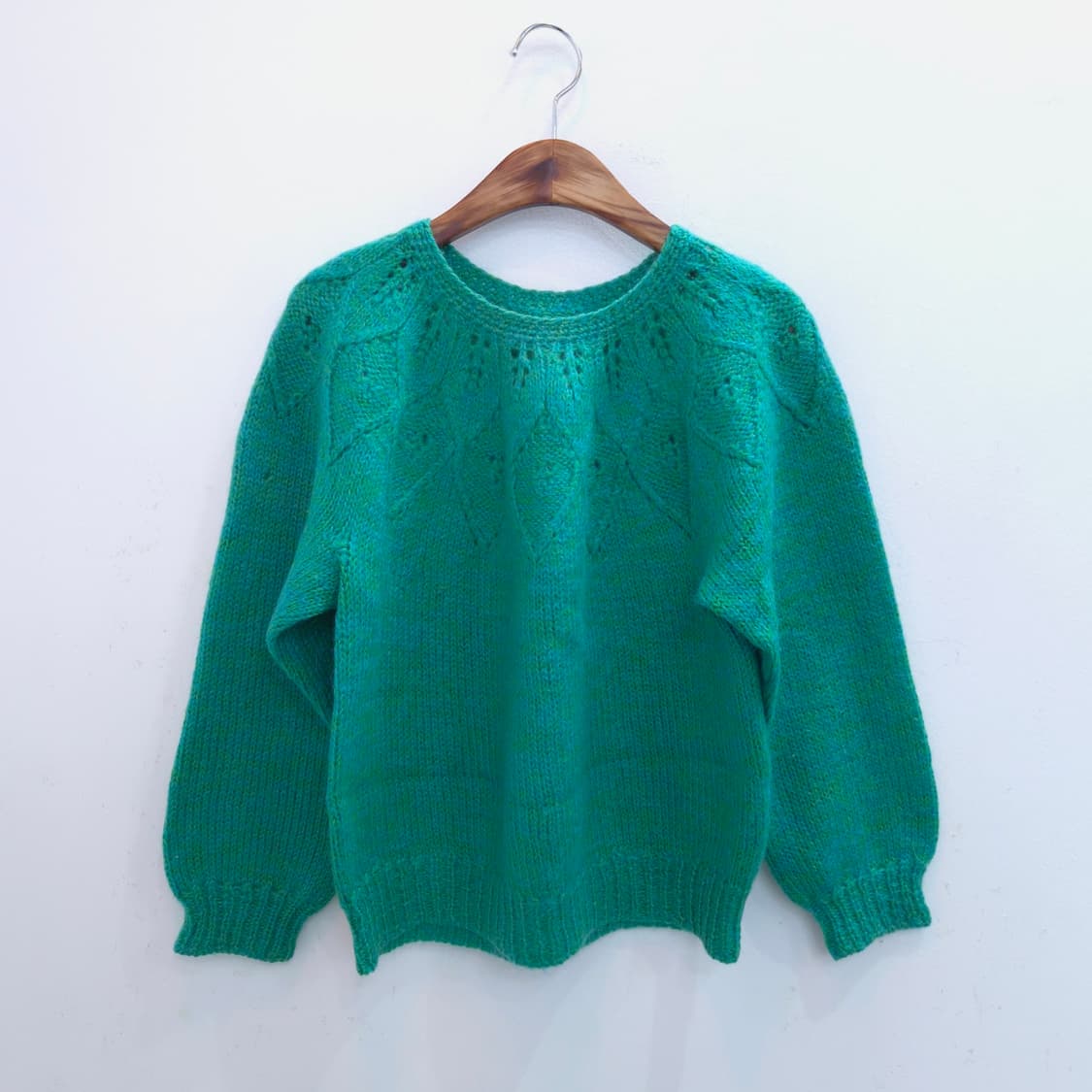 요크 패턴 둥근넥 그린 핸드메이드 니트 상품이미지1