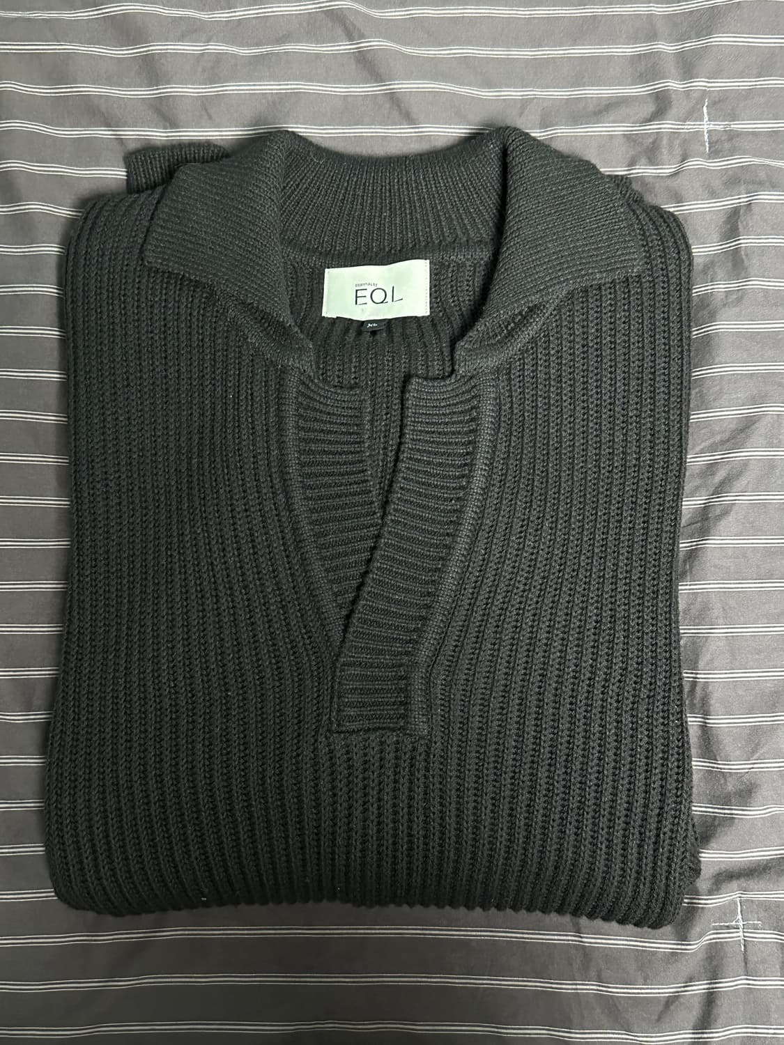 (XL) EQL Open Collar Knit Top (black) 상품이미지2