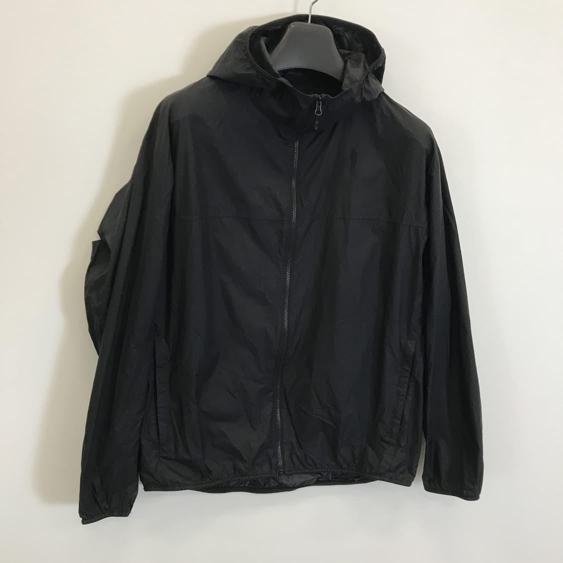 유니클로 UV프로텍션 3D 바람막이 블랙 [M] 상품이미지2