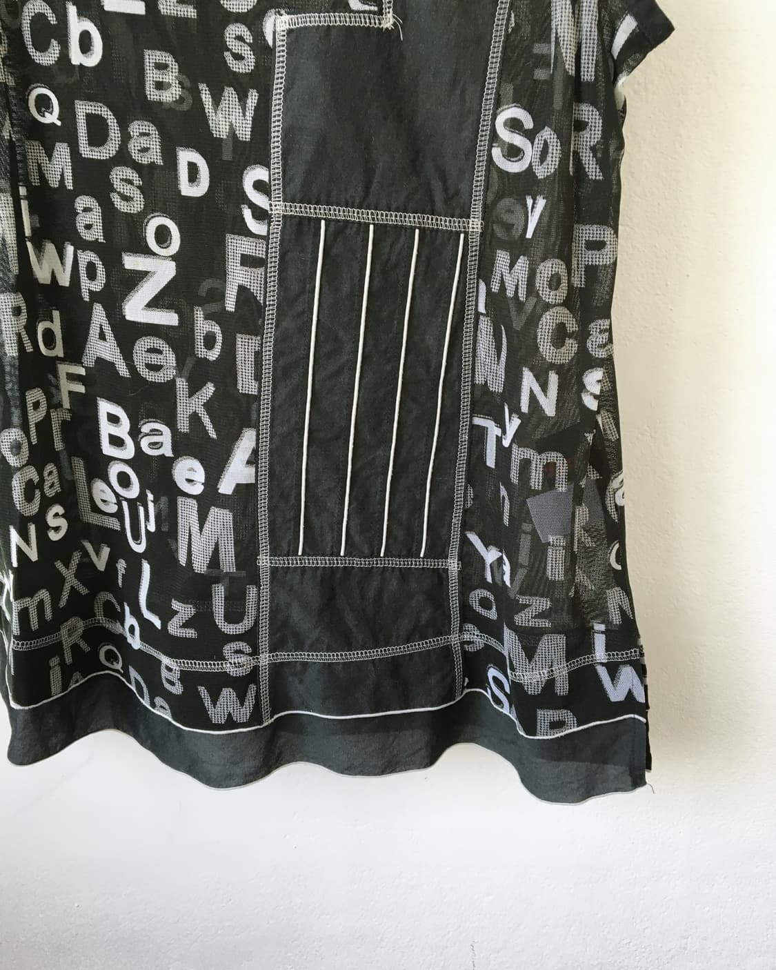 Lettering printing mesh sleeveless 상품이미지4