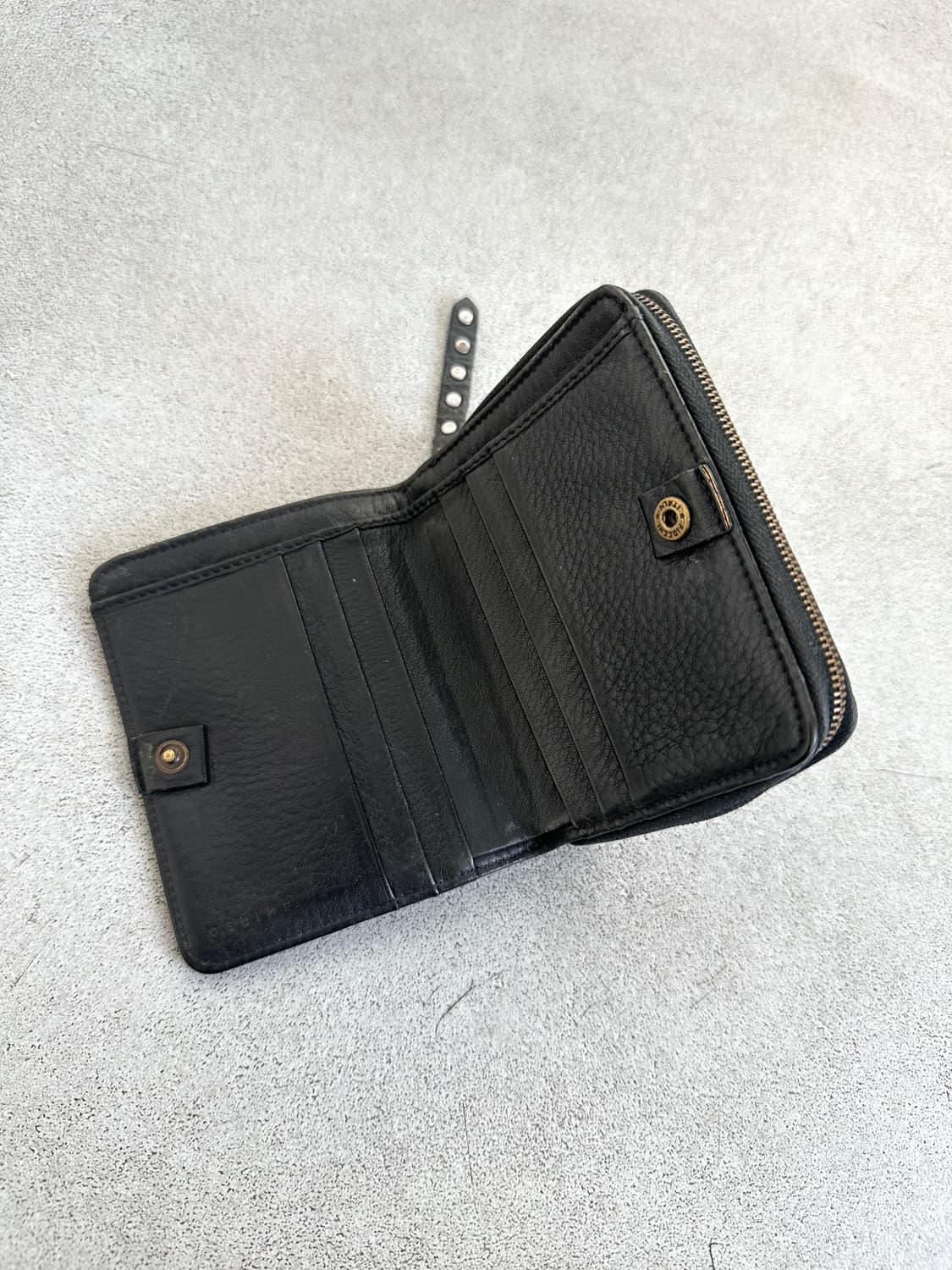 셀린느 트리옹프 레더 지갑 상품이미지5