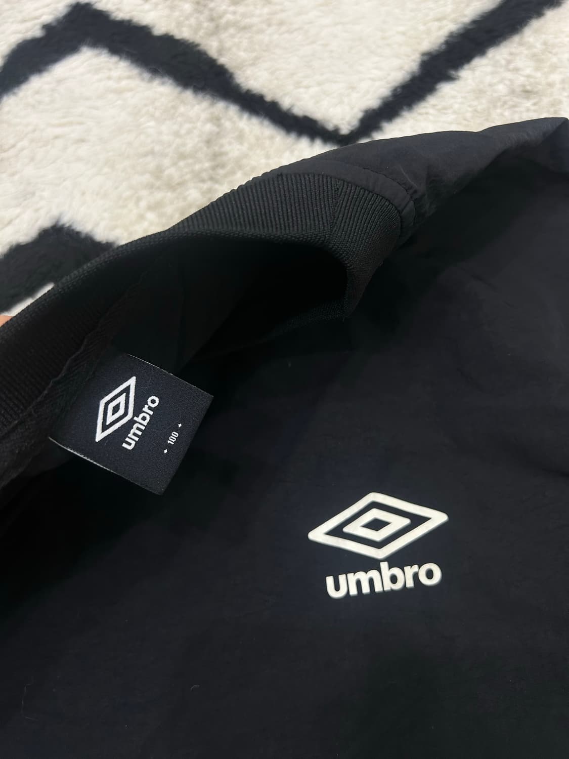 [L]엄브로 빅로고 립스탑 라운드 웜업/블랙 상품이미지5