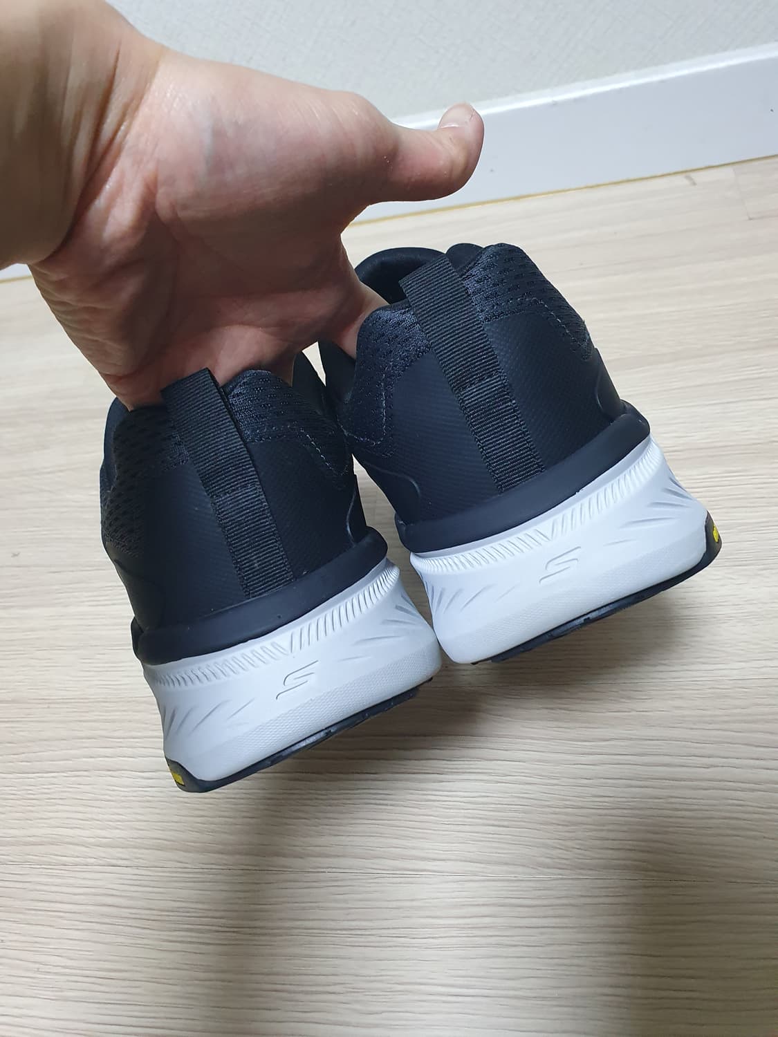 스케쳐스 맥스쿠셔닝 운동화 300 상품이미지6