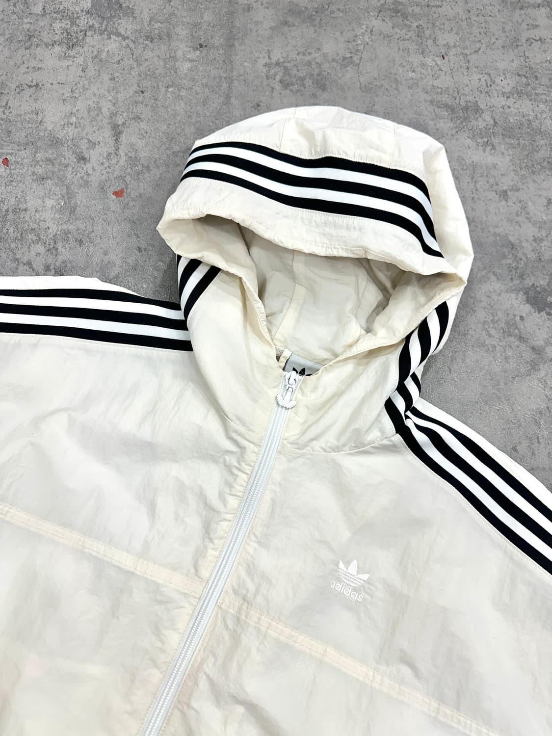 아디다스 크롭 바람막이S 상품이미지3