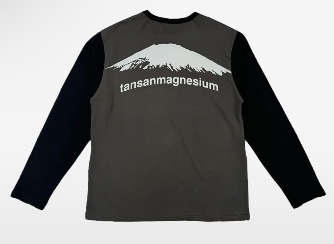 탄산마그네슘 마운틴 배색 롱슬리브 차콜 (맨) 상품이미지1