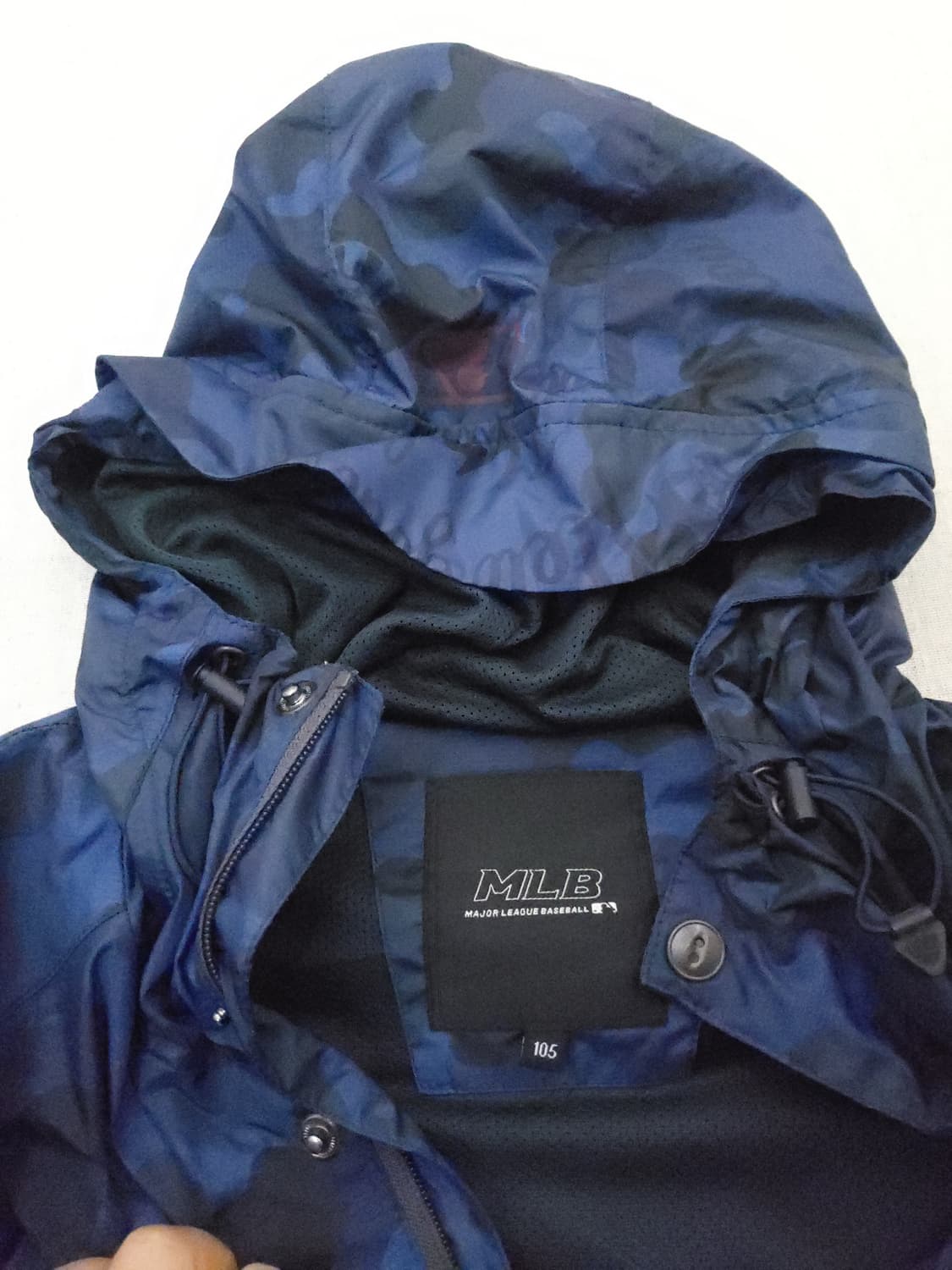 MLB  블루 카모 패턴 후드 바람막이 105 상품이미지3