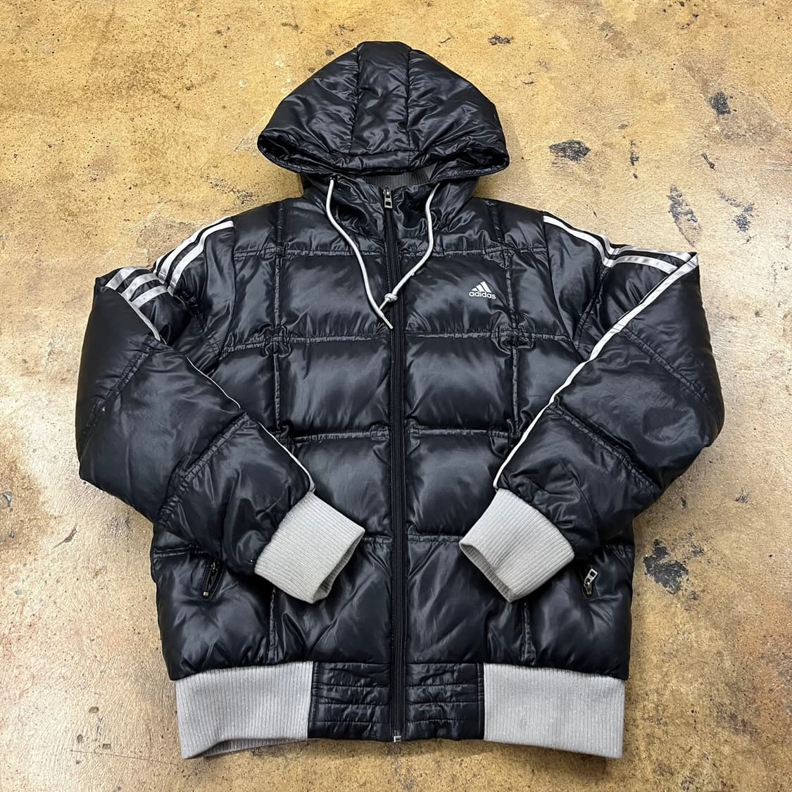 아디다스 블랙 실버 후드 숏패딩 95 상품이미지2