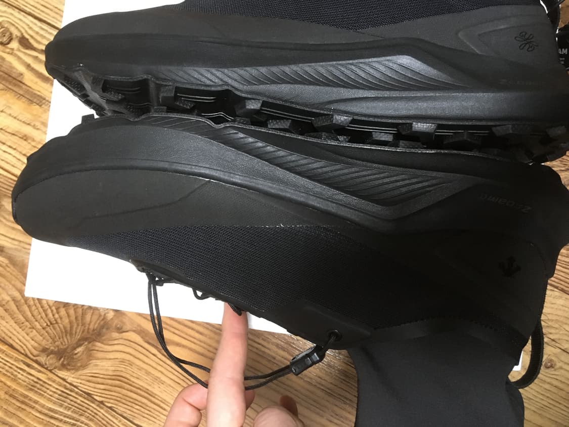 데상트 유스 시프트 트레일 블랙 판매합니다 상품이미지7