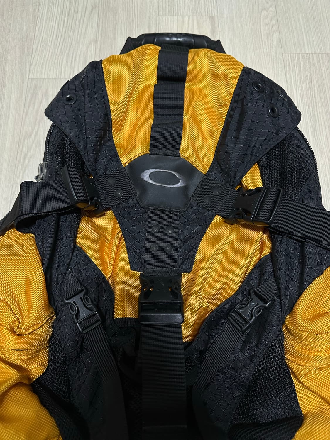 오클리 아카이브 아이콘 2.0 백팩 상품이미지2