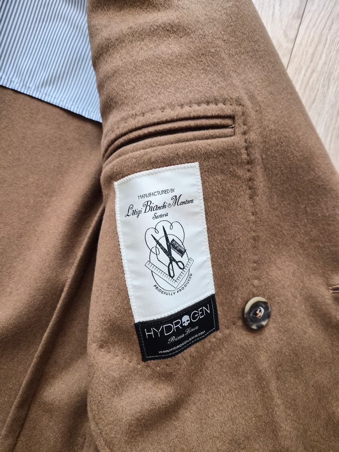 하이드로겐 더블 브레스트 코트 판매합니다 상품이미지3