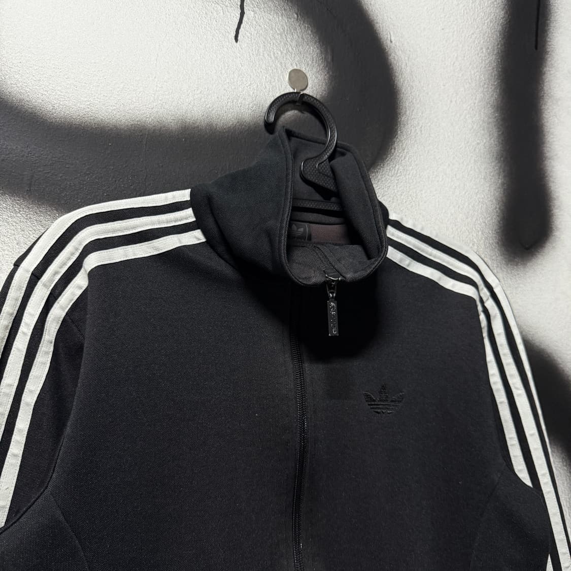 아디다스 00s 파이어버드 올 블랙 디 그래픽 집업 져지 자켓 상품이미지3