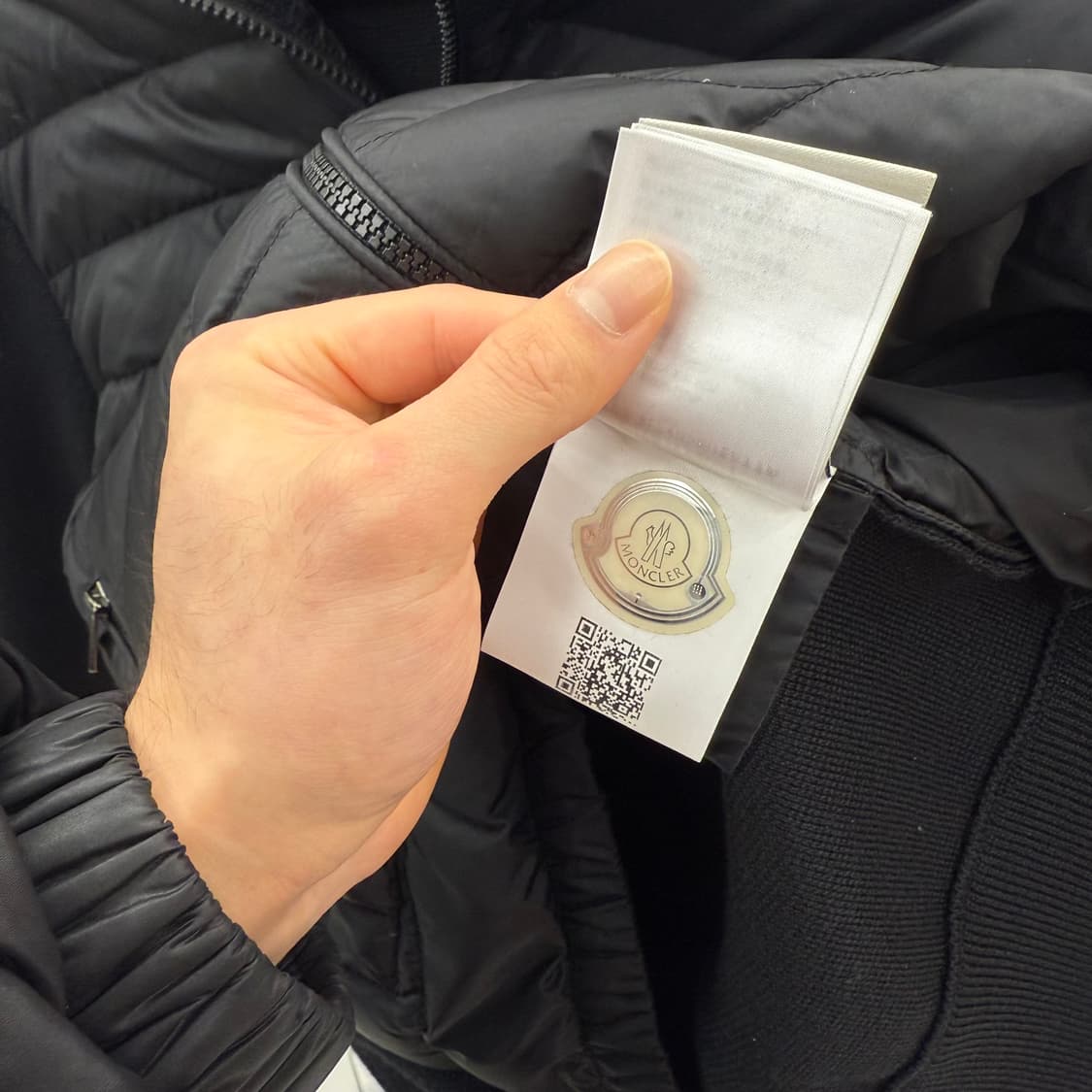 [M] 몽클레어 김현우 니트패딩 블랙 상품이미지5