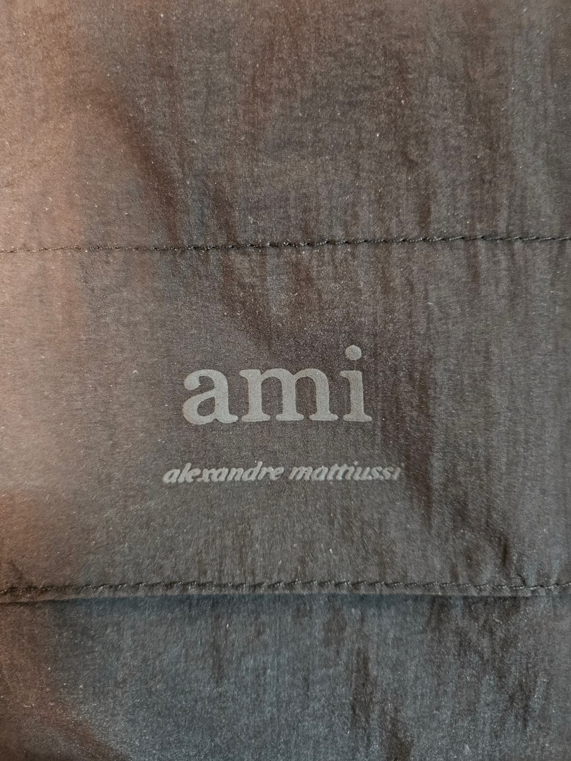 아미(ami) 바람막이 블랙 색상 M 사이즈 판매합니다(최종가) 상품이미지2