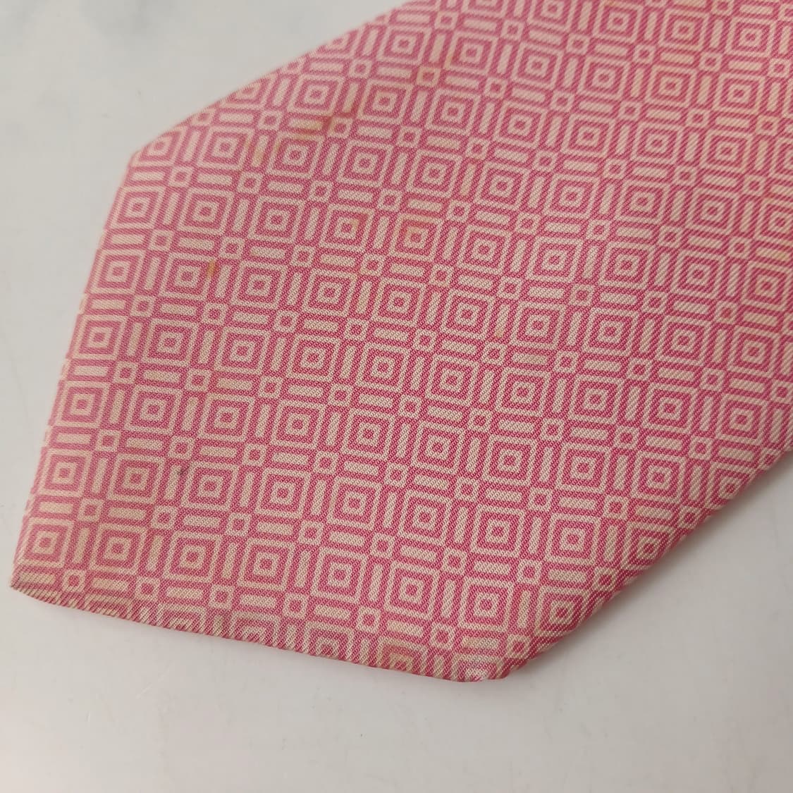 에르메스 실크 핑크 기하 패턴 넥타이 9.1cm B등급 E740
 상품이미지8