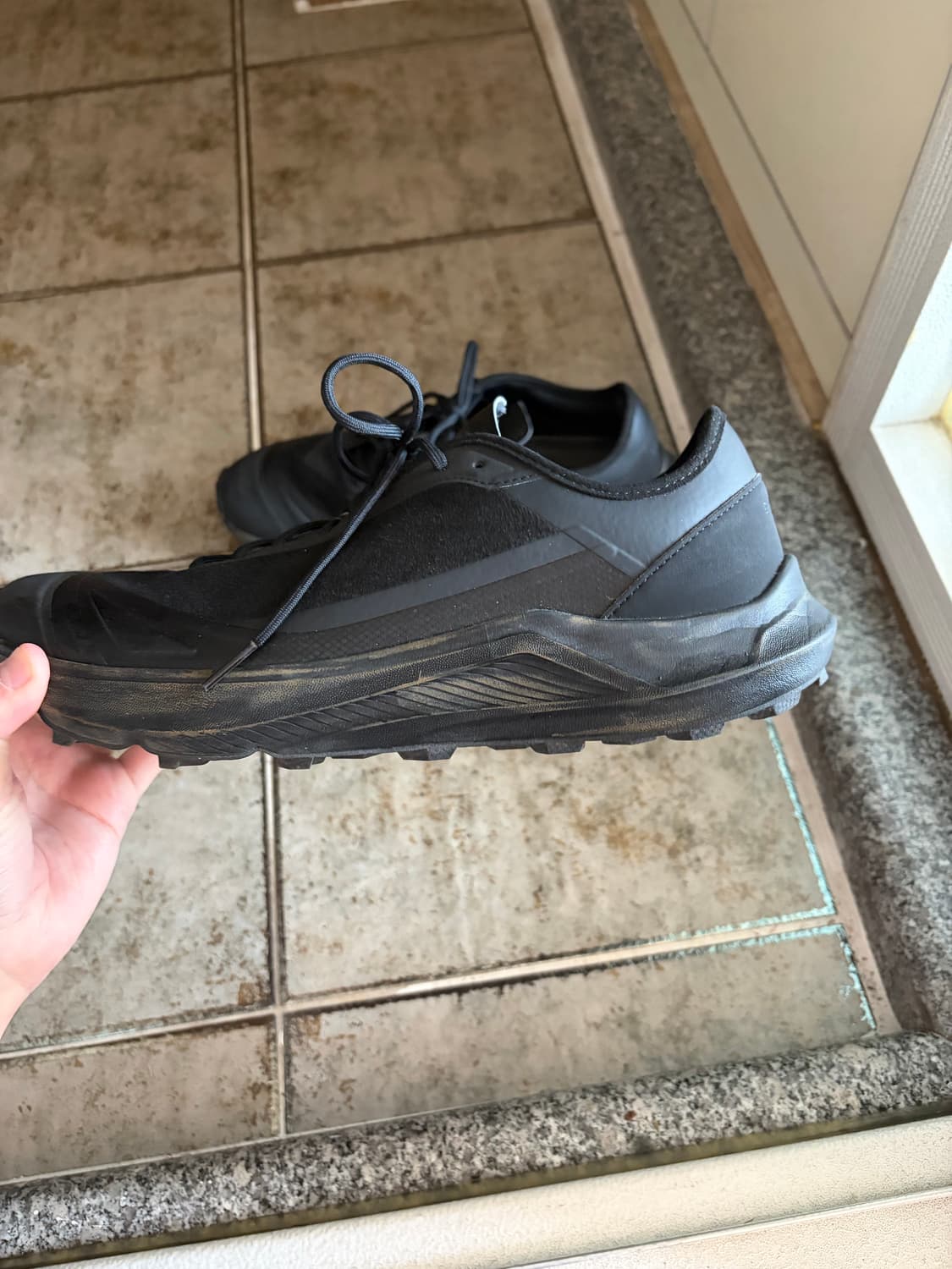 (270) 해칭룸 데상트 Z02 트레일 러닝 슈즈 블랙 상품이미지7