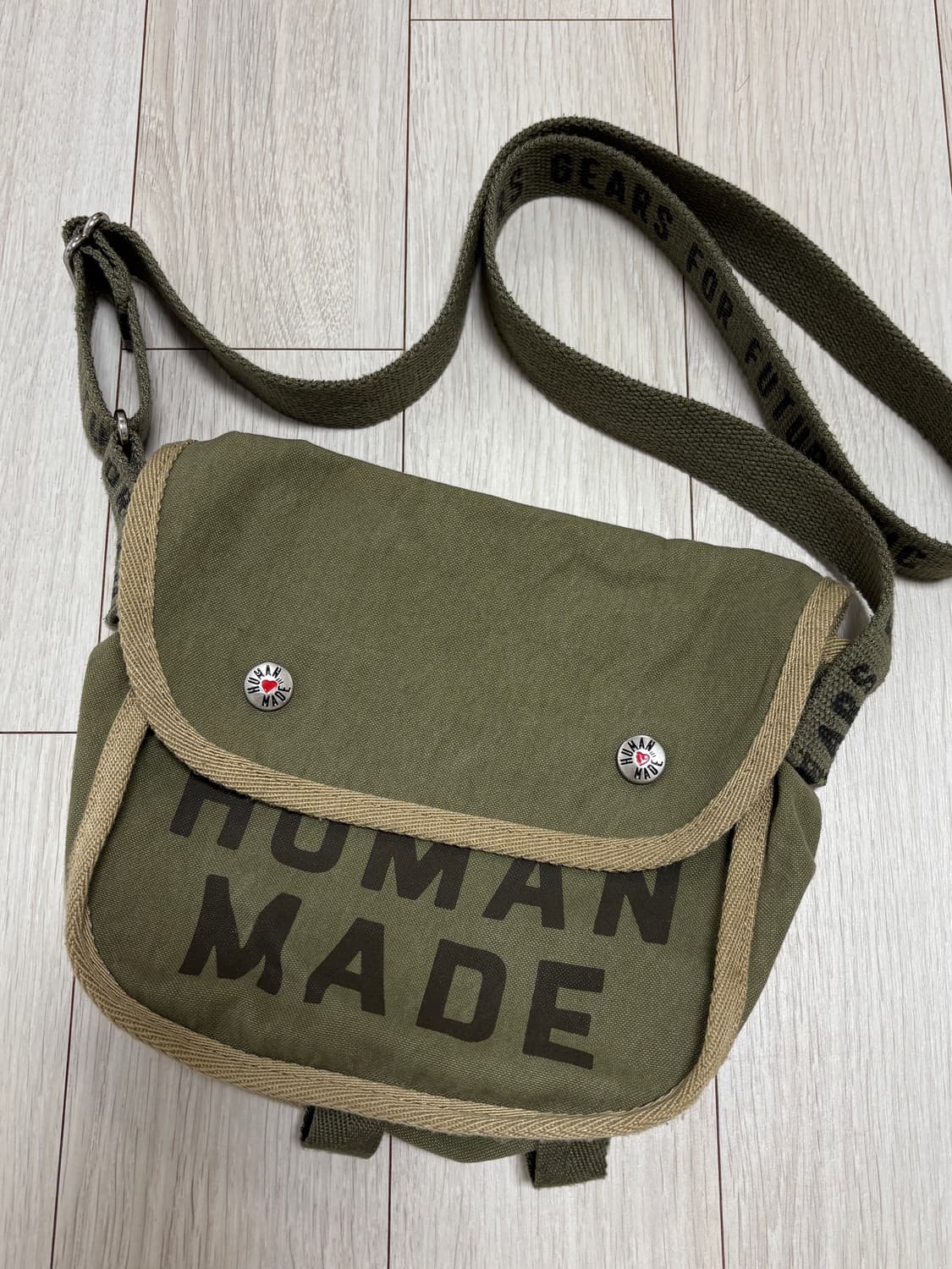 휴먼메이드 크로스백 상품이미지1