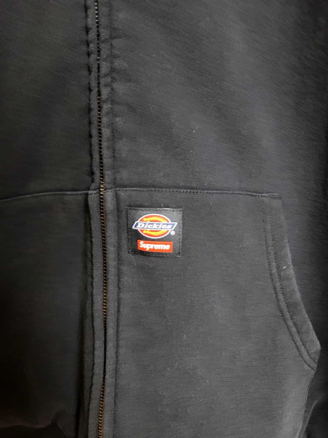 슈프림 x 디키즈 퀼티드 라인드 집업 후드 스웨트셔츠 블랙 - 25FW 상품이미지3