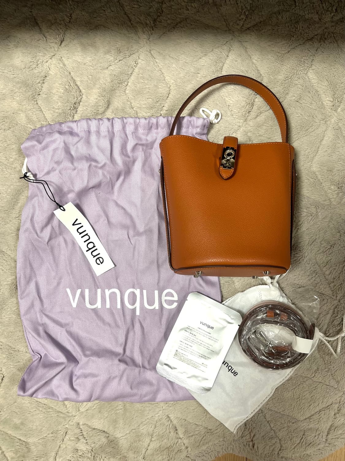 분크 부기 호보 피콜로 가방 브라운 상품이미지1