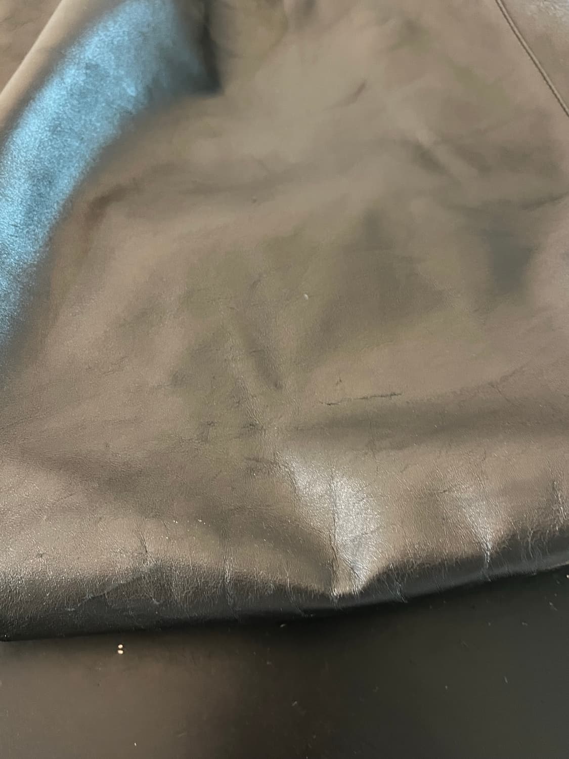 셀린느 버티컬 카바스 블랙 레더 정품  상품이미지3