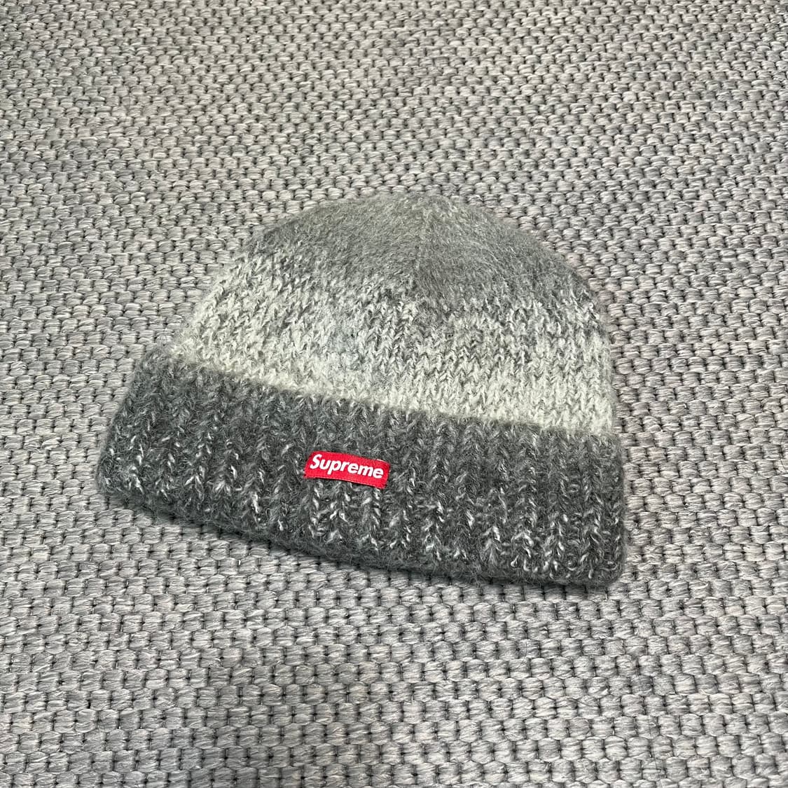 슈프림 그라디언트 스트라이프 비니 상품이미지1