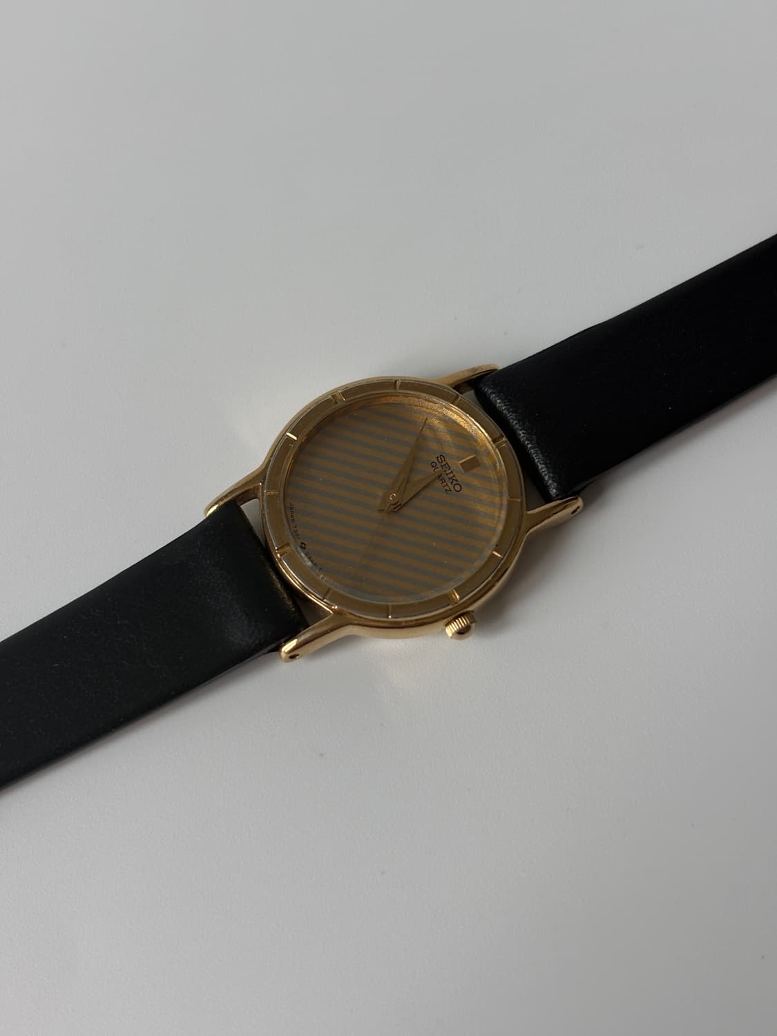 1980s Stripe Dial Gold Ladies Quartz 상품이미지1