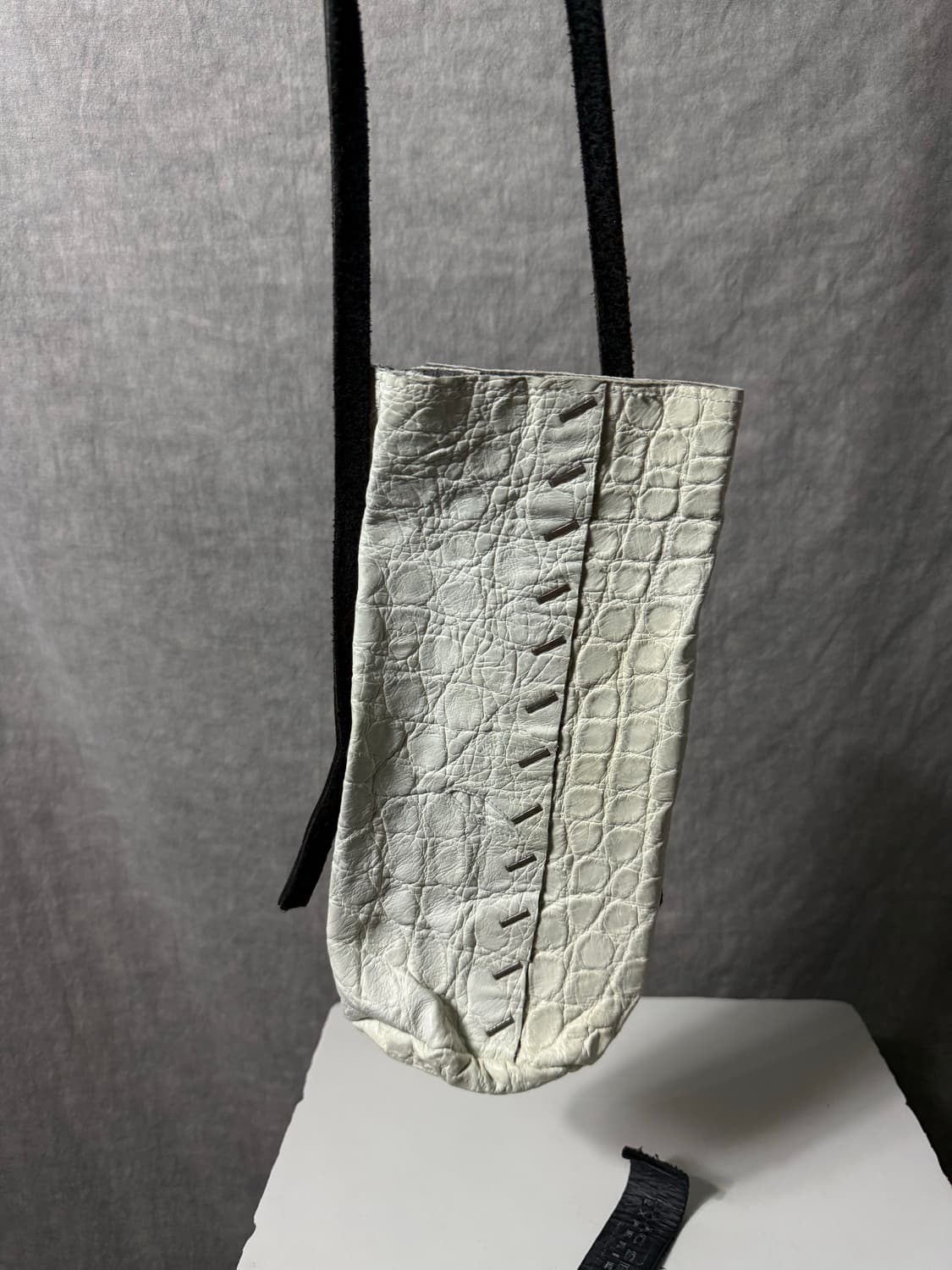 Isaac Sellam Ice Leather Cross Bag 상품이미지6