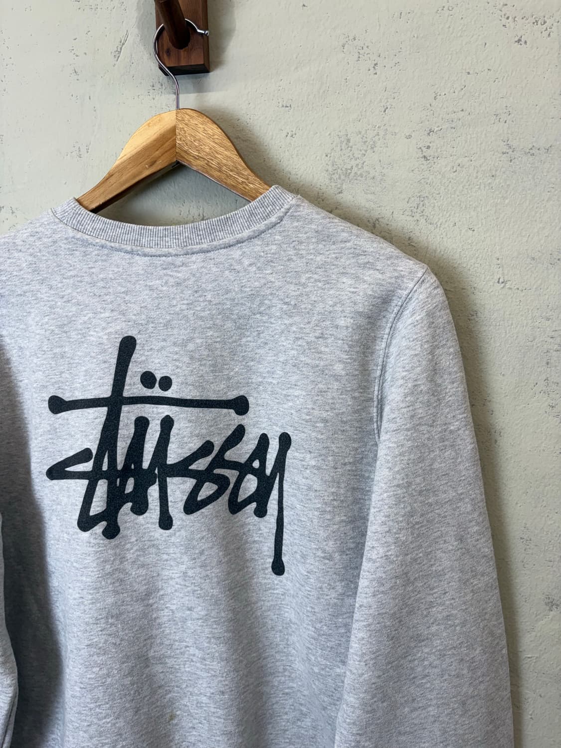 스투시 베이직 로고 맨투맨 그레이 상품이미지3