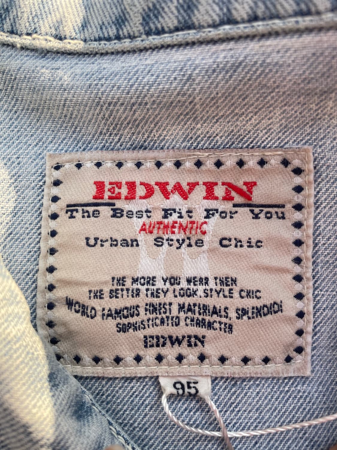 Edwin Light Wash Denim Trucker Jacket 상품이미지9