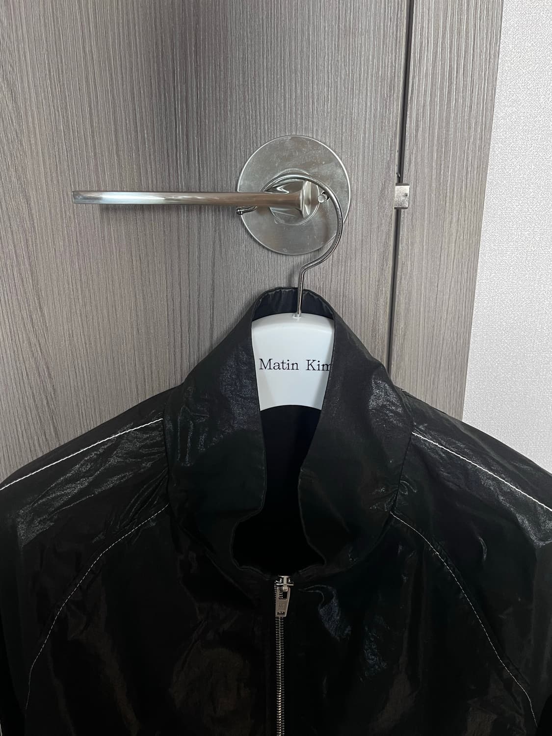 마뗑킴 로고 코팅 점퍼 블랙 상품이미지5