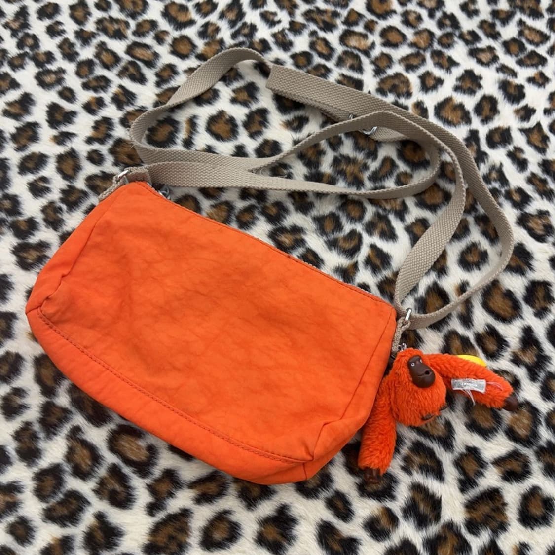 키플링 빈티지 스트릿 키치 Y2K 오렌지 미니 크로스백 C09605 상품이미지4