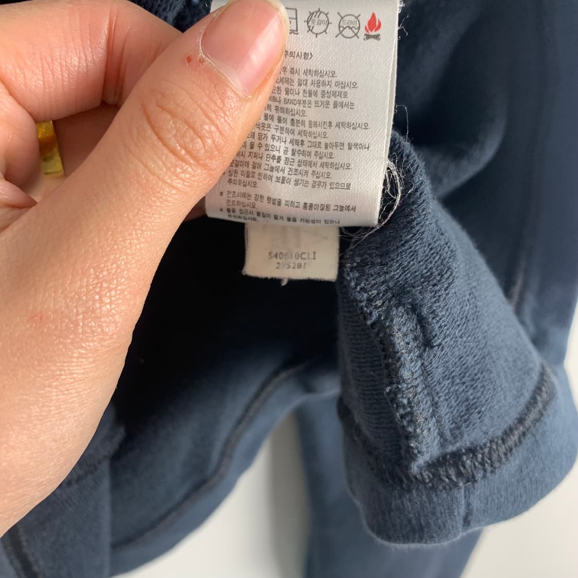 나이키 00s 자수로고 블랙 플리스 집업 상품이미지5