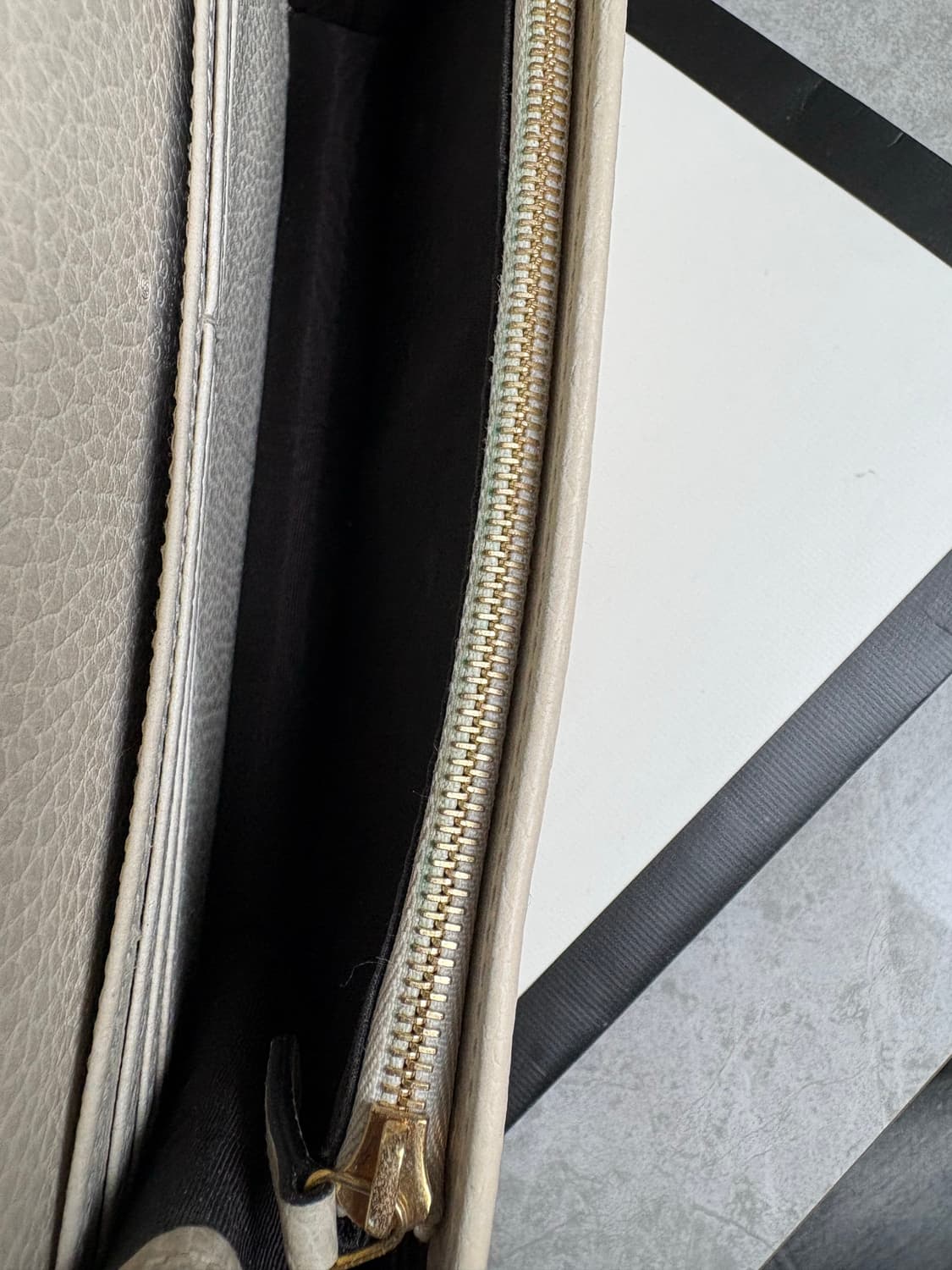 구찌 마몬트 미니 가죽 체인백 아이보리 상품이미지9