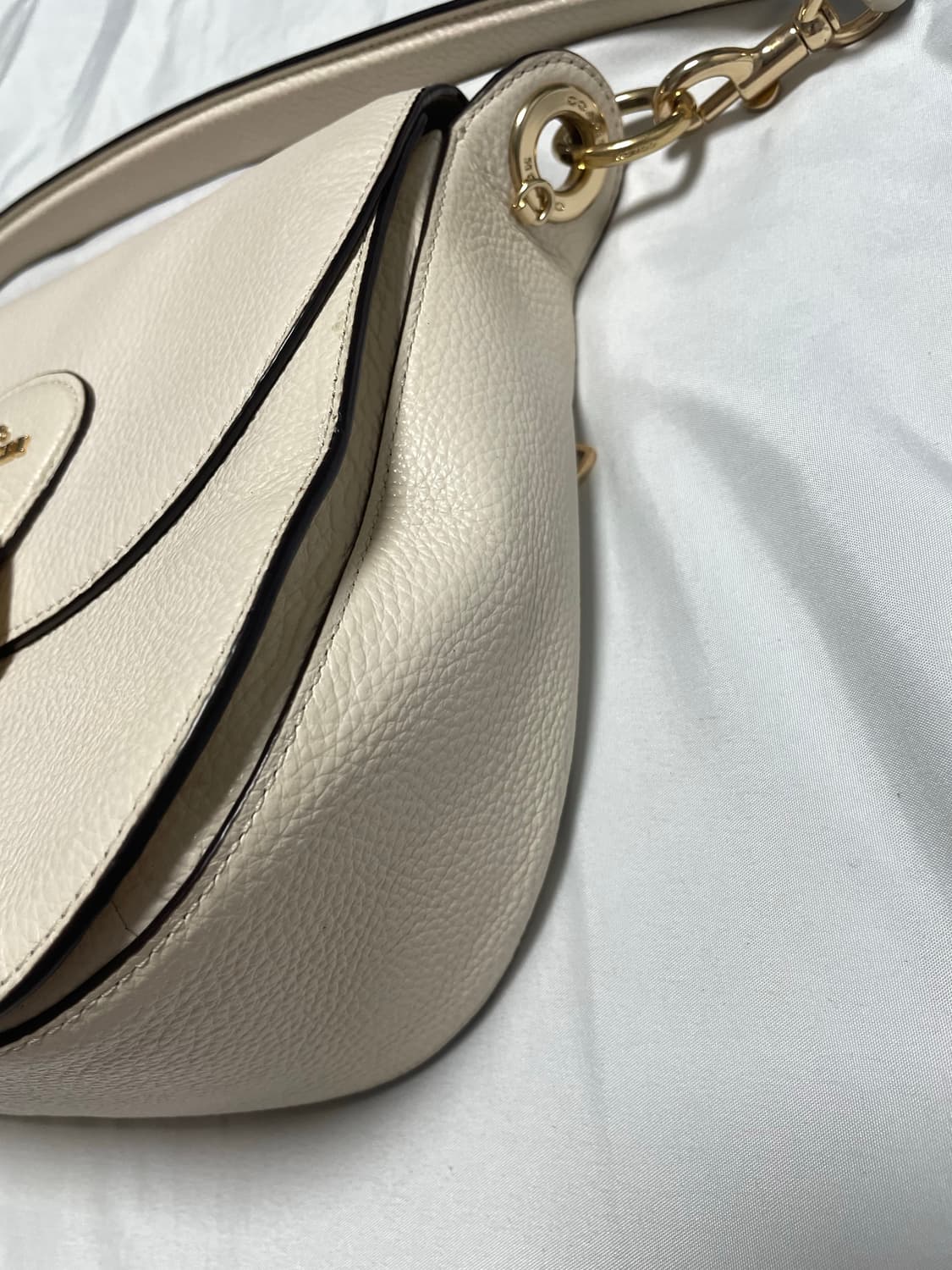 코치 아이보리 숄더백 상품이미지3