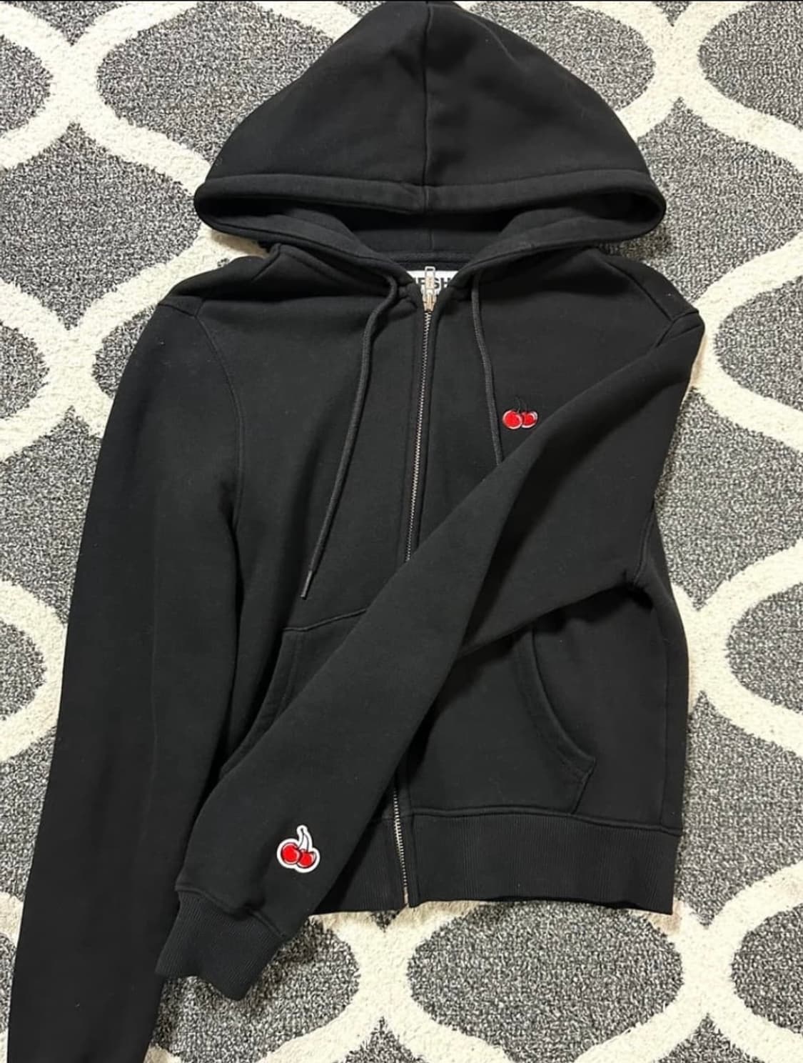 Kirsh 스몰 체리 크롭 후드집업 블랙 (Women M) 상품이미지1