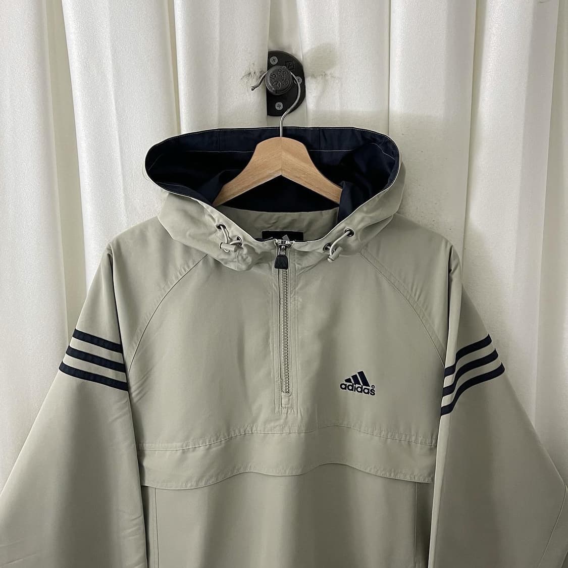 아디다스 베이지 네이비 삼선 후드 아노락 상품이미지2