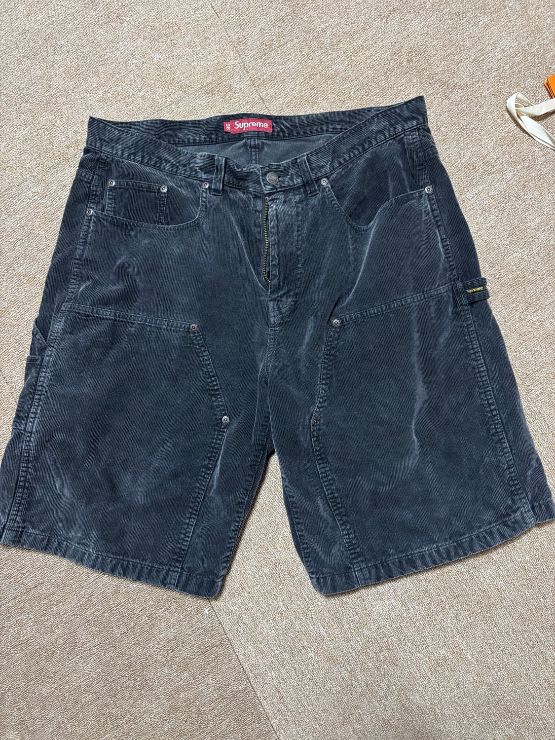 Supreme 24ss 36size 워시드 코듀로이 더블니 쇼츠 상품이미지1