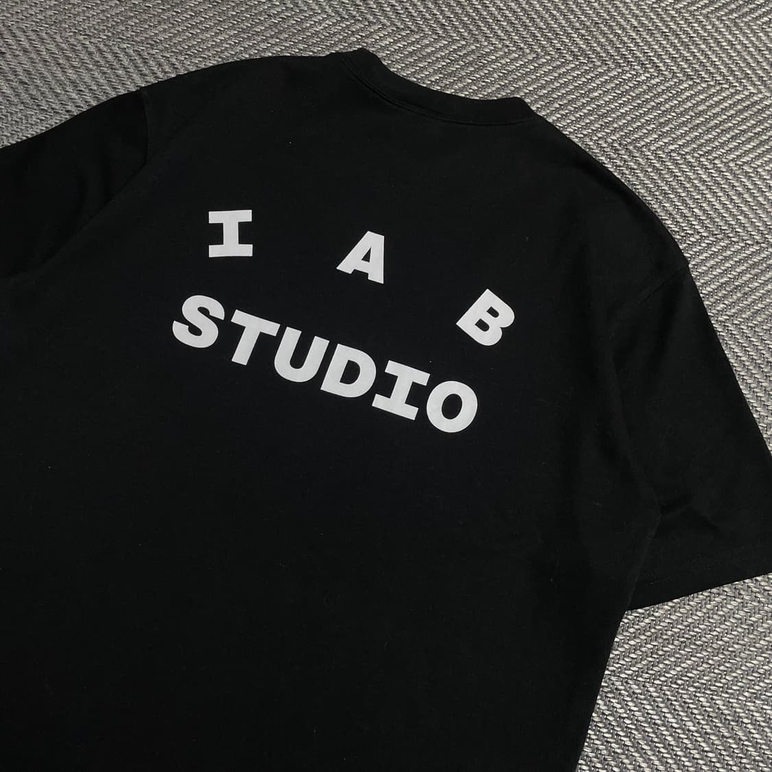 IAB STUDIO 아이앱 박시핏 빅로고 반팔 티셔츠 블랙y 5495 상품이미지3