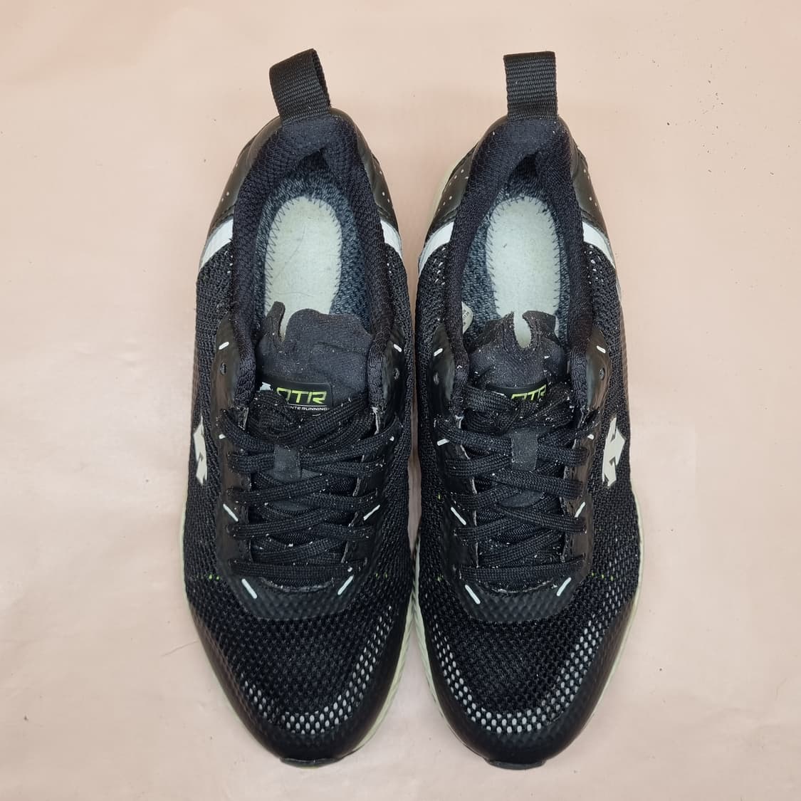 데상트 고어텍스 런닝화 260 상품이미지2