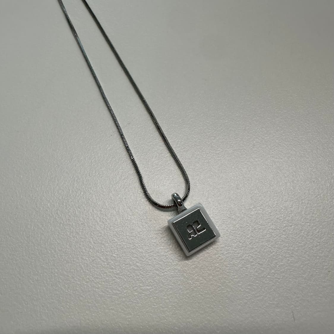 Courreges꾸레쥬 목걸이 상품이미지2