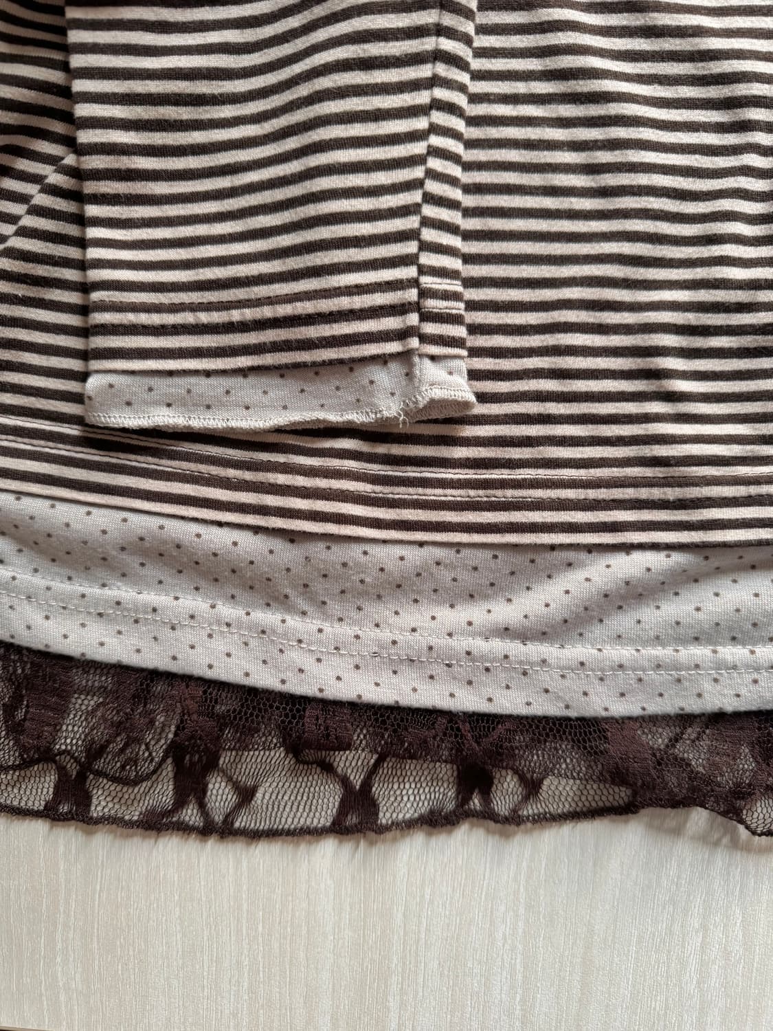 모카 브라운 도트 레이스 단추 스트라이프 레이어드 슬리브 모리걸 티셔츠 상품이미지4