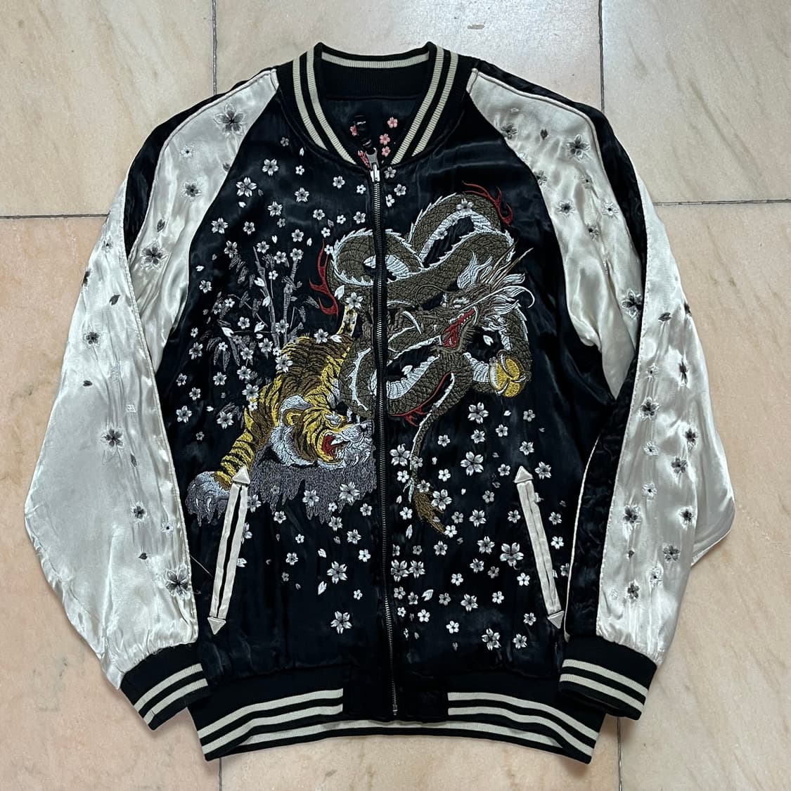 vtg 일본빈티지 풀자수 용호상박 리보시블 스카쟌 상품이미지1