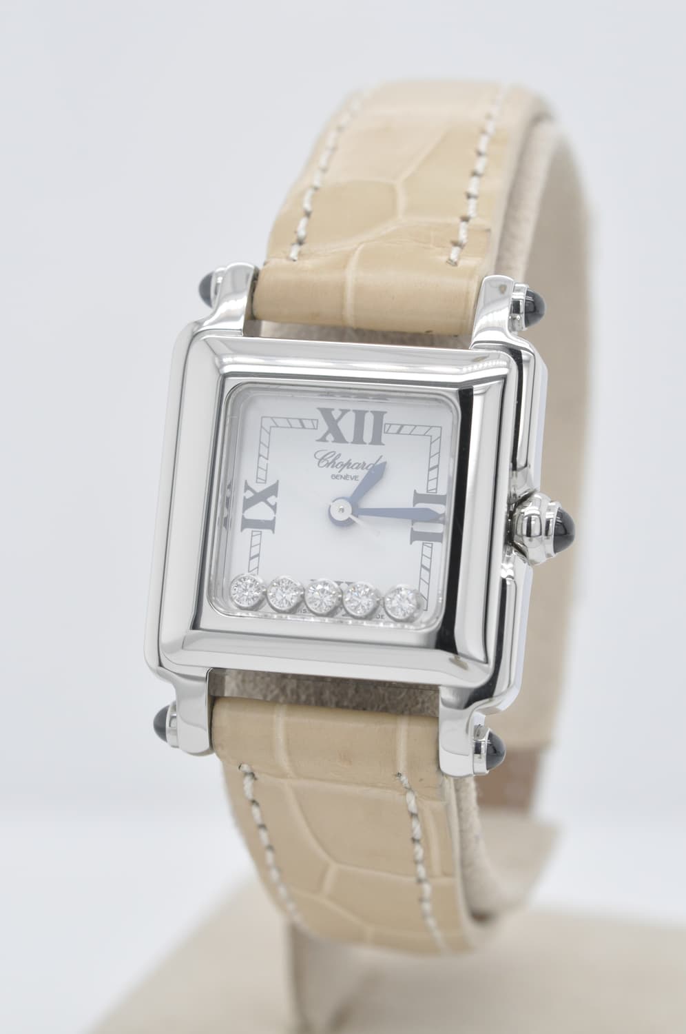 쇼파드 Chopard
해피스포츠 스퀘어 무빙 다이아몬드 중고명품 손목시계 상품이미지3