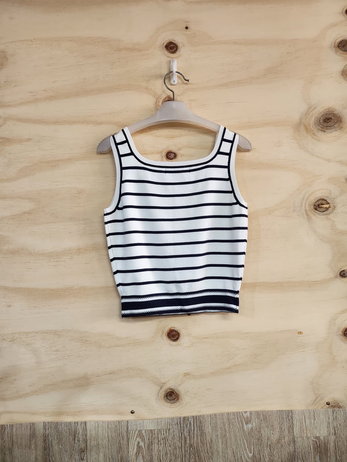 540) 에잇세컨즈 스트라이프 민소매 니트 상품이미지2