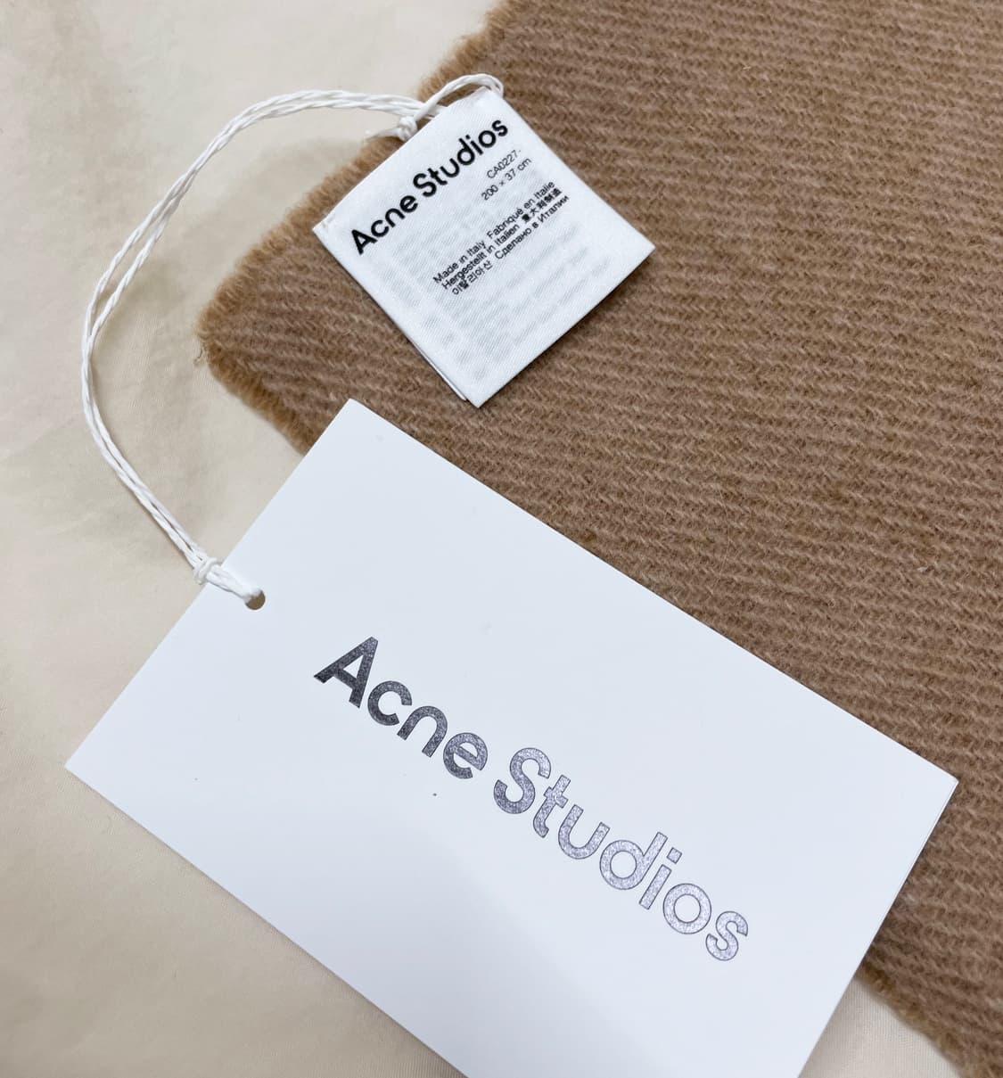 아크네 스튜디오 울 머플러 상품이미지3