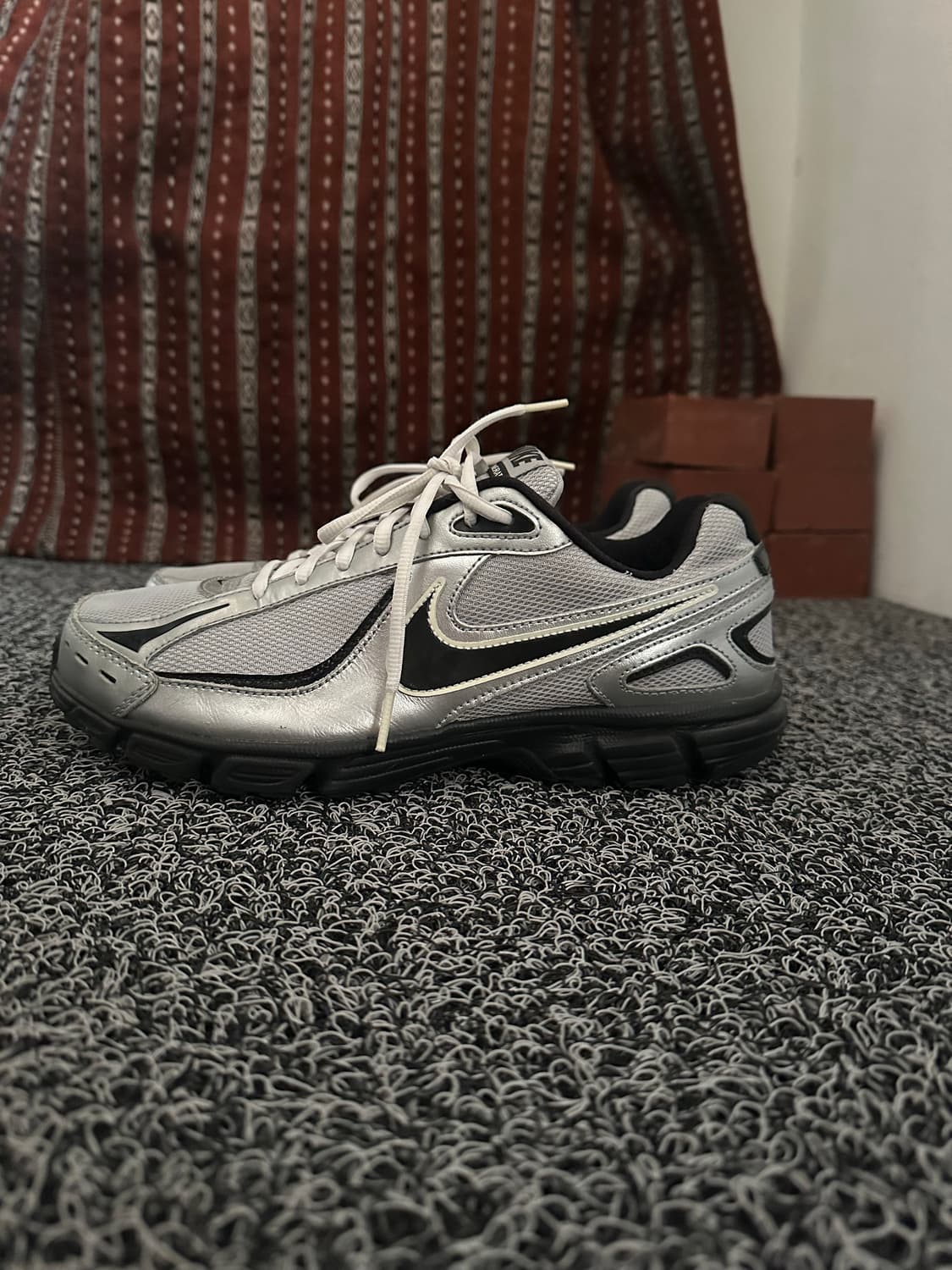 나이키 줌 보메로 5 실버  상품이미지1