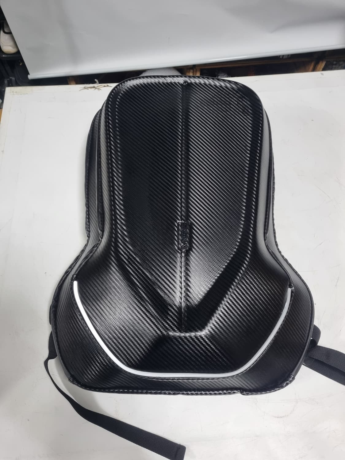 MGE 카본 패턴 하드쉘 백팩 블랙 새제품 상품이미지1