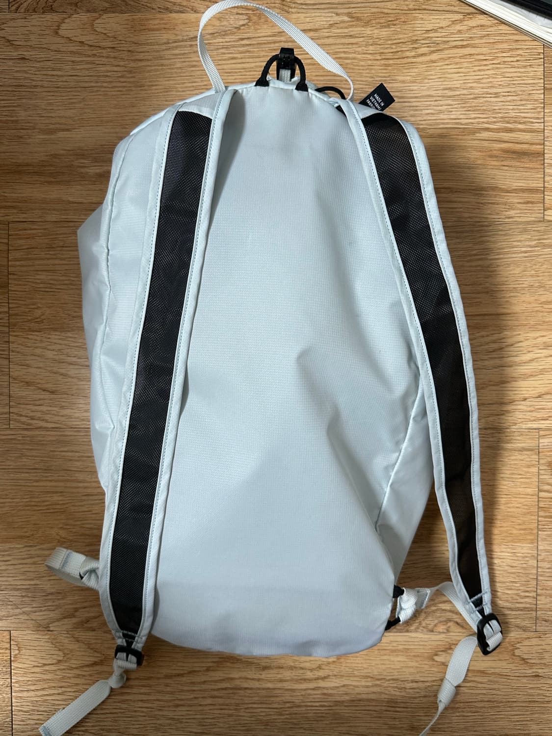 아크테릭스 헬리아드10 백팩 데이브레이크 그래파이트 상품이미지3